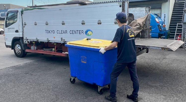 ドライバー助手